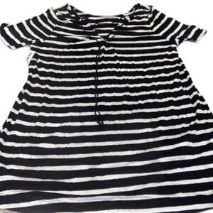 🆕 Old Navy Black & White Stripe Tunic Lace